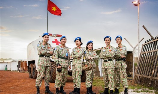 Đội truyền thông của Bệnh viện Dã chiến cấp 2 số 3 Việt Nam tại Nam Sudan đã ghi dấu ấn trong lòng bạn bè quốc tế trong thời gian làm nhiệm vụ. Ảnh: Nguyễn Đảm/BVDC 2.3