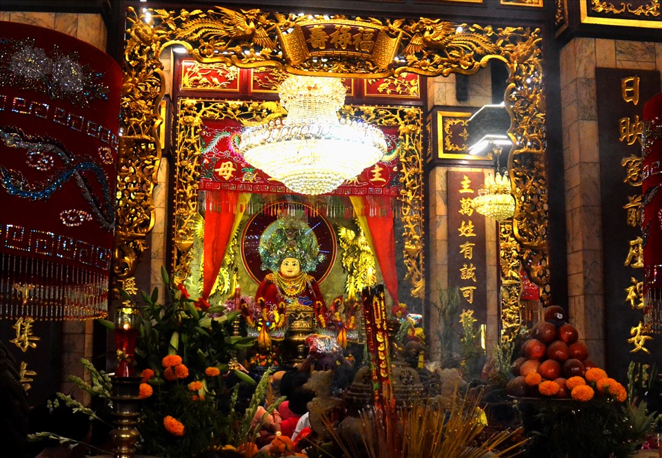 Tượng Bà Chúa xứ Núi Sam. Ảnh: LT