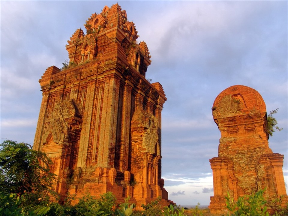 Cụm tháp Bánh Ít - Bình Định sau khi trùng tu. Ảnh: NTH