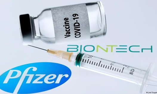 Pfizer bắt đầu thử nghiệm vaccine cải tiến chống Omicron. Ảnhg: AFP