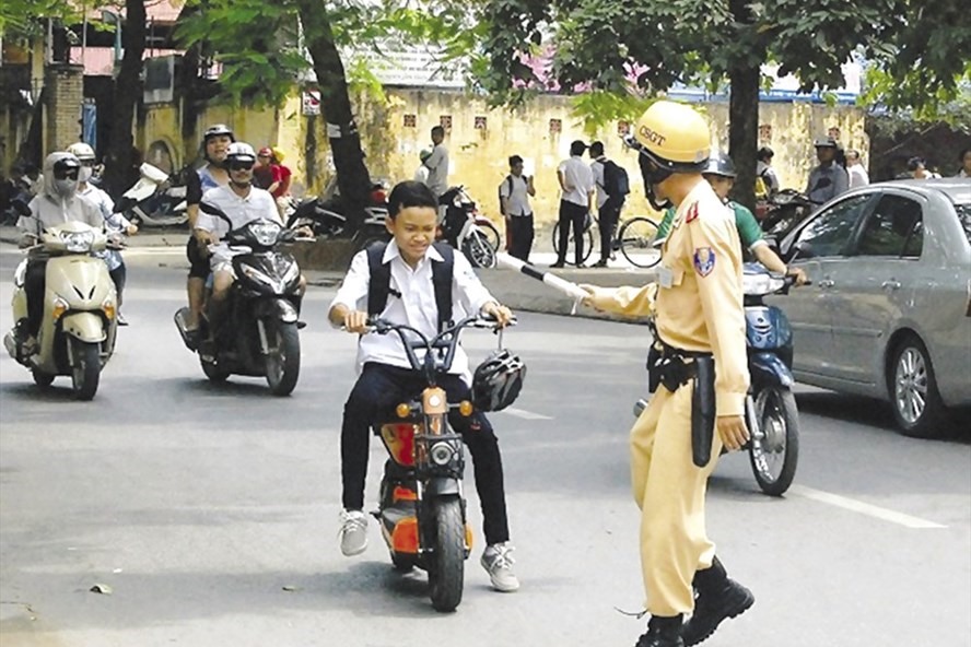 Mũ bảo đảm thường xuyên chuồn xe đạp điện năng lượng điện máy năng lượng điện  black color   Shopee Việt Nam
