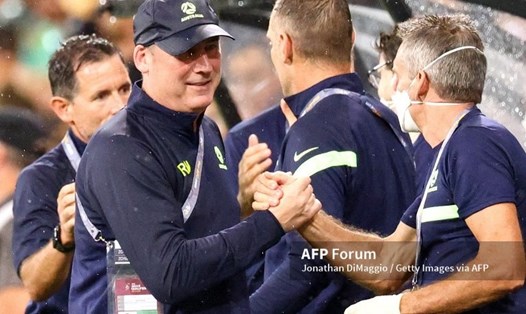Trợ lý huấn luyện viên Rene Meulensteen rất hài lòng về màn trình diễn của tuyển Australia trước tuyển Việt Nam. Ảnh: AFP