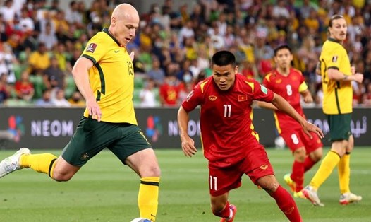 Phạm Tuấn Hải (phải) đã chơi tốt ở trận tuyển Việt Nam thua Australia 0-4. Ảnh: Getty