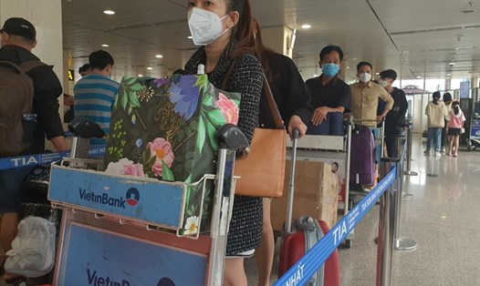 Hành khách tại sân bay Tân Sơn Nhất. Ảnh LĐ