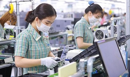 Công nhân làm việc tại dây chuyền sản xuất điện tử tại Bắc Ninh. Ảnh: V.T