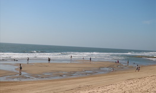 Nhiều du khách quốc tế rất thích bãi biển ở Việt Nam. Ảnh: HC