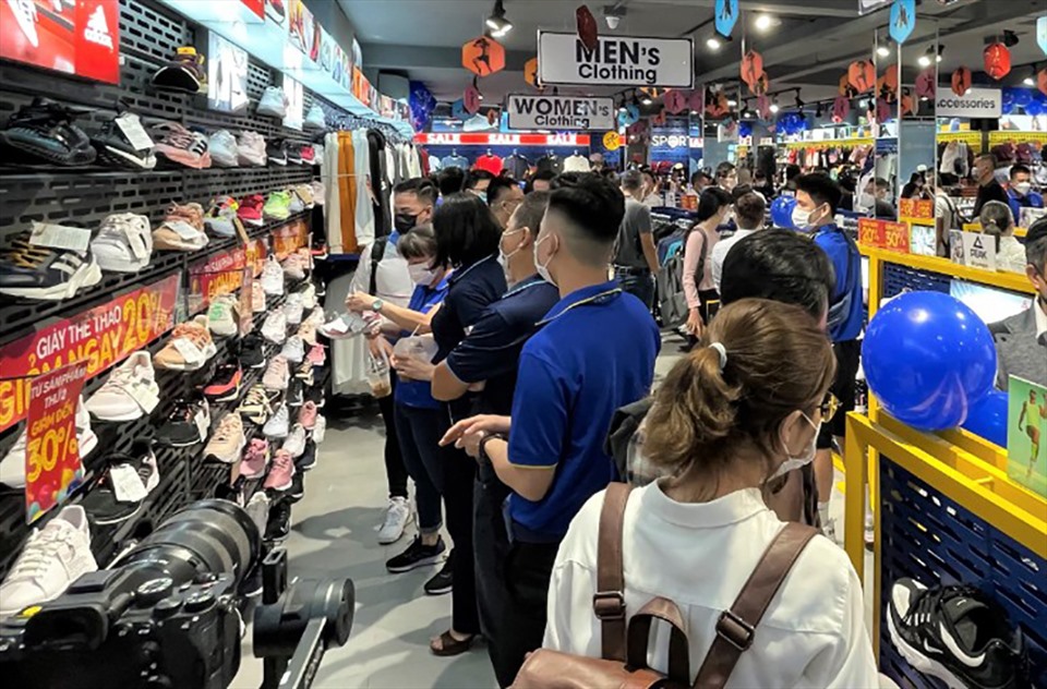 Vượt khó thời dịch, ngành bán lẻ công nghệ vẫn đối mặt áp lực hậu dịch