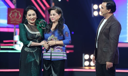 Nghệ sĩ Thanh Hằng, MC Quyền Linh và cô Yến Đại. Ảnh: G.M.