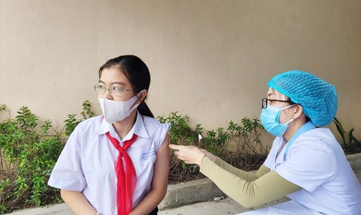 Quảng Nam đang tổ chức tiêm vaccine COVID-19 cho trẻ em từ 12 đến 18 tuổi. Ảnh: Thanh Chung