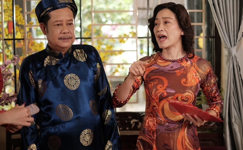 NSND Thanh Nam (trái) đóng cặp với NSƯT Tuyết Thu trong phim của Dũng Nghệ. Ảnh: ĐPCC.