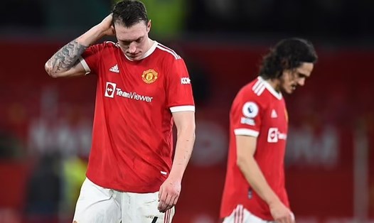 Jones và Cavani đang có tương lai bất ổn tại Man United. Ảnh: AFP