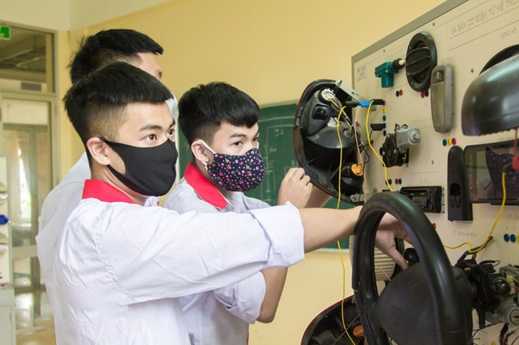 Tuyên dương 131 học sinh, sinh viên giáo dục nghề nghiệp xuất sắc Tuyên dương 131 học sinh, sinh viên giáo dục nghề nghiệp xuất sắc