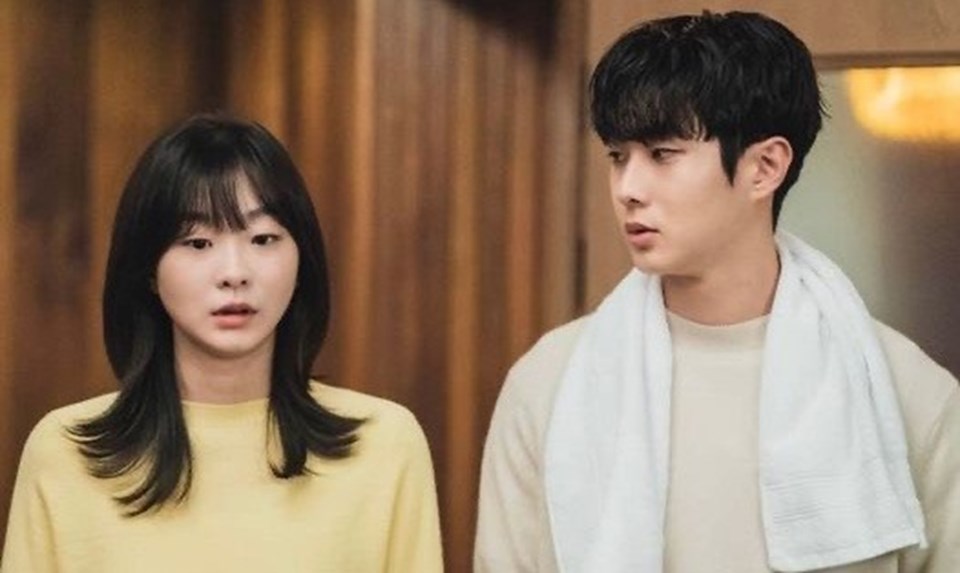 Khán giả tò mò về cái kết trong chuyện tình của Kim Da Mi và Choi Woo Sik. Ảnh: NSX. Khán giả tò mò về cái kết trong chuyện tình của Kim Da Mi và Choi Woo Sik. Ảnh: NSX.