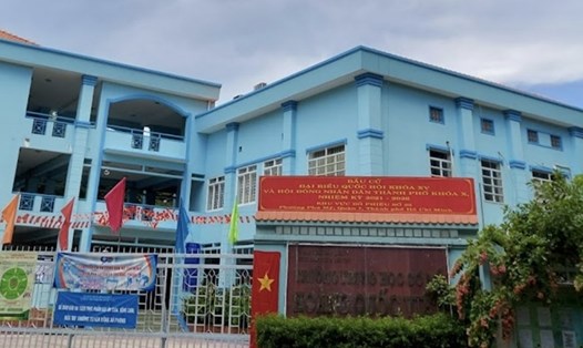 Trường THCS Hoàng Quốc Việt (quận 7, TPHCM) - nơi xảy ra vụ việc nữ giáo viên uống thuốc ngủ tự tử. Ảnh: NT