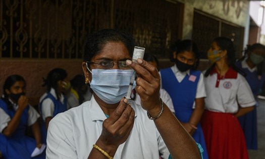 Một người đàn ông Ấn Độ đã tiêm tới 12 liều vaccine COVID-19. Ảnh minh họa. Ảnh: AFP