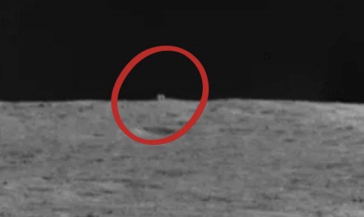 Ngôi nhà bí ẩn trên Mặt trăng mà tàu thám hiểm của Trung Quốc phát hiện được xác định là một tảng đá. Ảnh: Cơ quan vũ trụ Trung Quốc