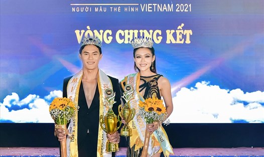 Hai quán quân "Người mẫu Thể hình Việt Nam 2021". Ảnh: Phước Lộc.