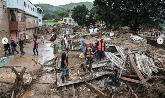 Sạt lở đất ở Venezuela gây thương vong nặng nề. Ảnh: AFP