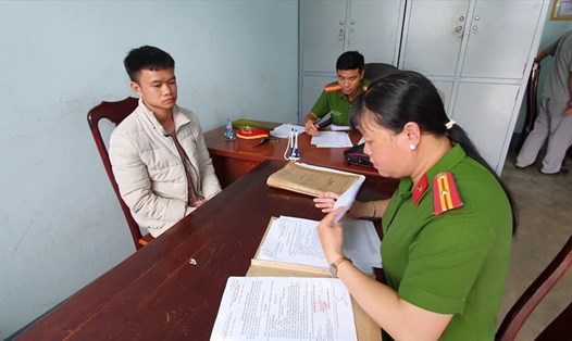 Nguyễn Đức Duy (25 tuổi, TP.Buôn Ma Thuột, tỉnh Đắk Lắk) tại trụ sở Công an. Ảnh: T.X
