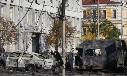 Thiệt hại ở thủ đô Kiev, Ukraina sau các cuộc tấn công. Ảnh: AP