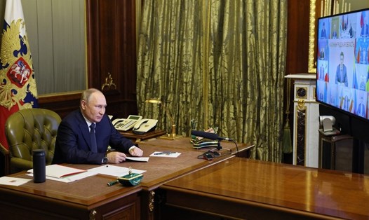 Tổng thống Nga Vladimir Putin họp với Hội đồng An ninh Nga qua cầu truyền hình ngày 10.10.2022. Ảnh: Sputnik