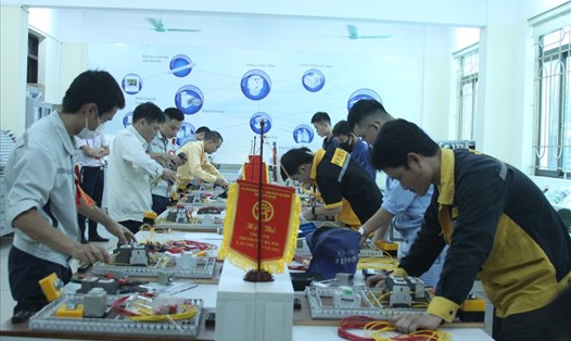 Người lao động tham gia Hội thi thợ giỏi thành phố Hà Nội lần 2. Ảnh: CĐHN