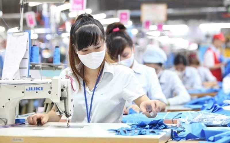 Người sử dụng lao động chỉ được khấu trừ tiền lương của người lao động để bồi thường thiệt hại do làm hư hỏng dụng cụ, thiết bị, tài sản của người sử dụng lao động. Ảnh: LDO