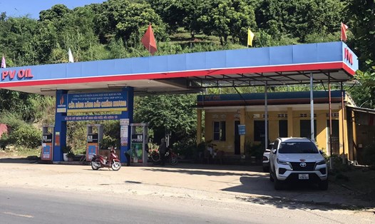 Một số cửa hàng xăng dầu tại 2 huyện vùng cao Sơn La bị tố "găm" hàng trước khi xăng tăng giá. Ảnh: NDCC