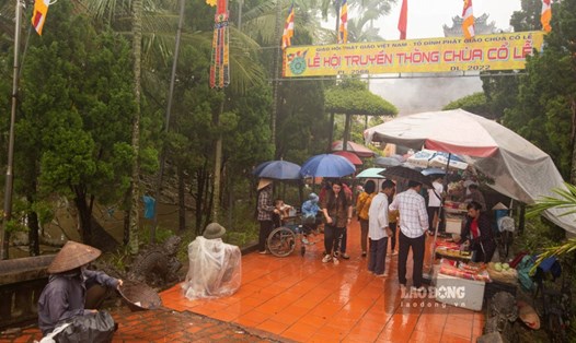 Tính trạng ăn xin diễn ra thường xuyên tại chùa Cổ Lễ (Trực Ninh, Nam Định). Ảnh: Vũ Mừng
