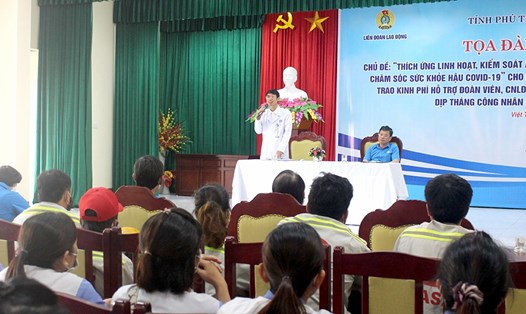 Liên đoàn Lao động tỉnh Phú Thọ phối hợp với Sở Y tế tổ chức tọa đàm hướng dẫn chăm sóc sức khỏe cho đoàn viên, công nhân lao động tại Khu công nghiệp Thụy Vân, TP Việt Trì.