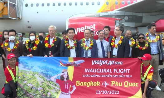 Chuyến bay thẳng từ BangKok đến Phú Quốc sẽ mở ra nhiều cơ hội giao thương và phát triển du lịch. Ảnh: PV