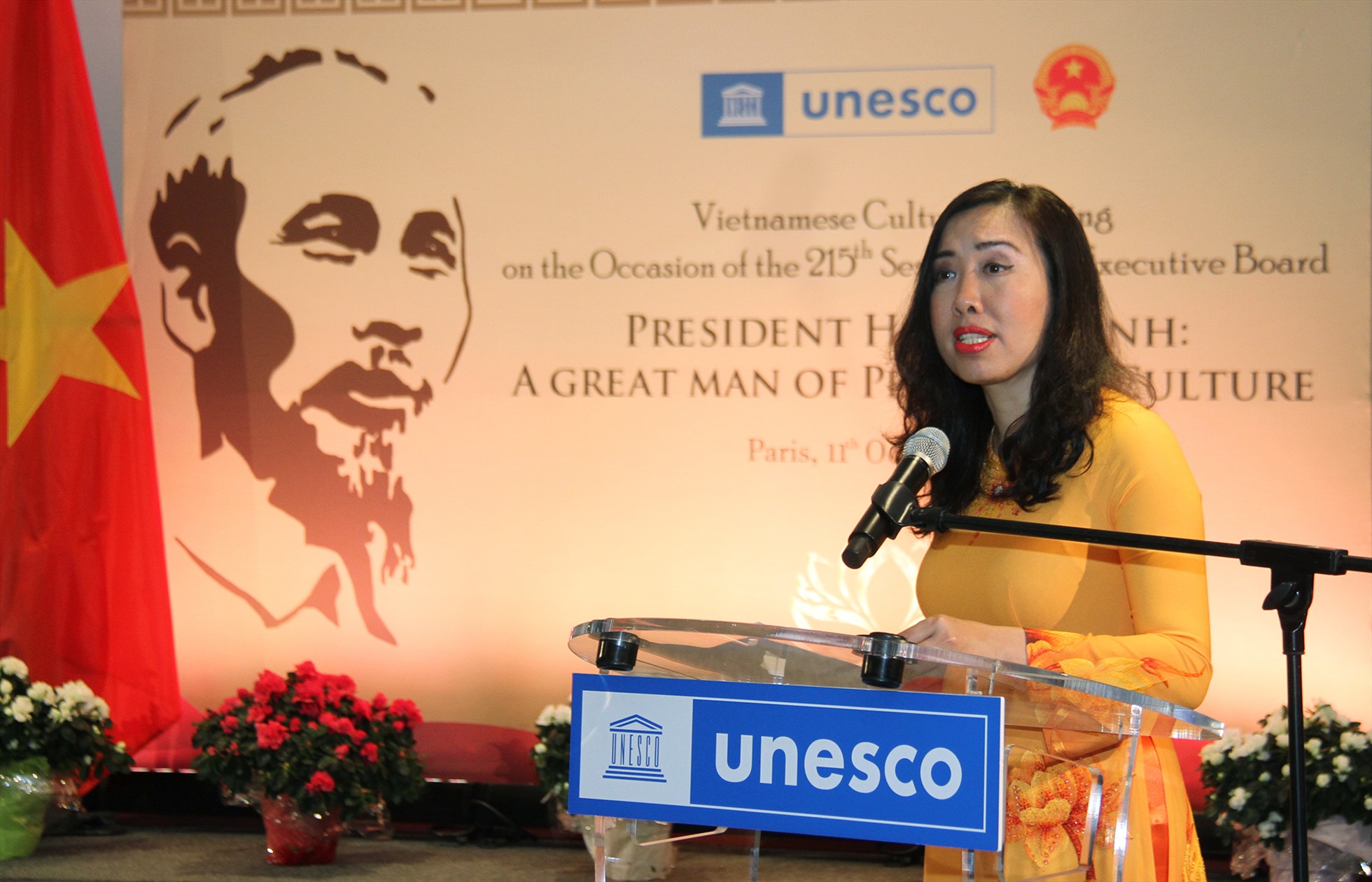 Lễ kỷ niệm 35 năm tổ chức UNESCO thông qua Nghị quyết tôn vinh Chủ tịch Hồ Chí Minh tại trụ sở UNESCO, Paris, Pháp ngày 11.10. Ảnh: Thanh Hà