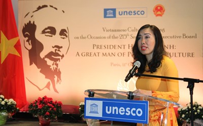 Lễ kỷ niệm 35 năm tổ chức UNESCO thông qua Nghị quyết tôn vinh Chủ tịch Hồ Chí Minh tại trụ sở UNESCO, Paris, Pháp ngày 11.10. Ảnh: Thanh Hà