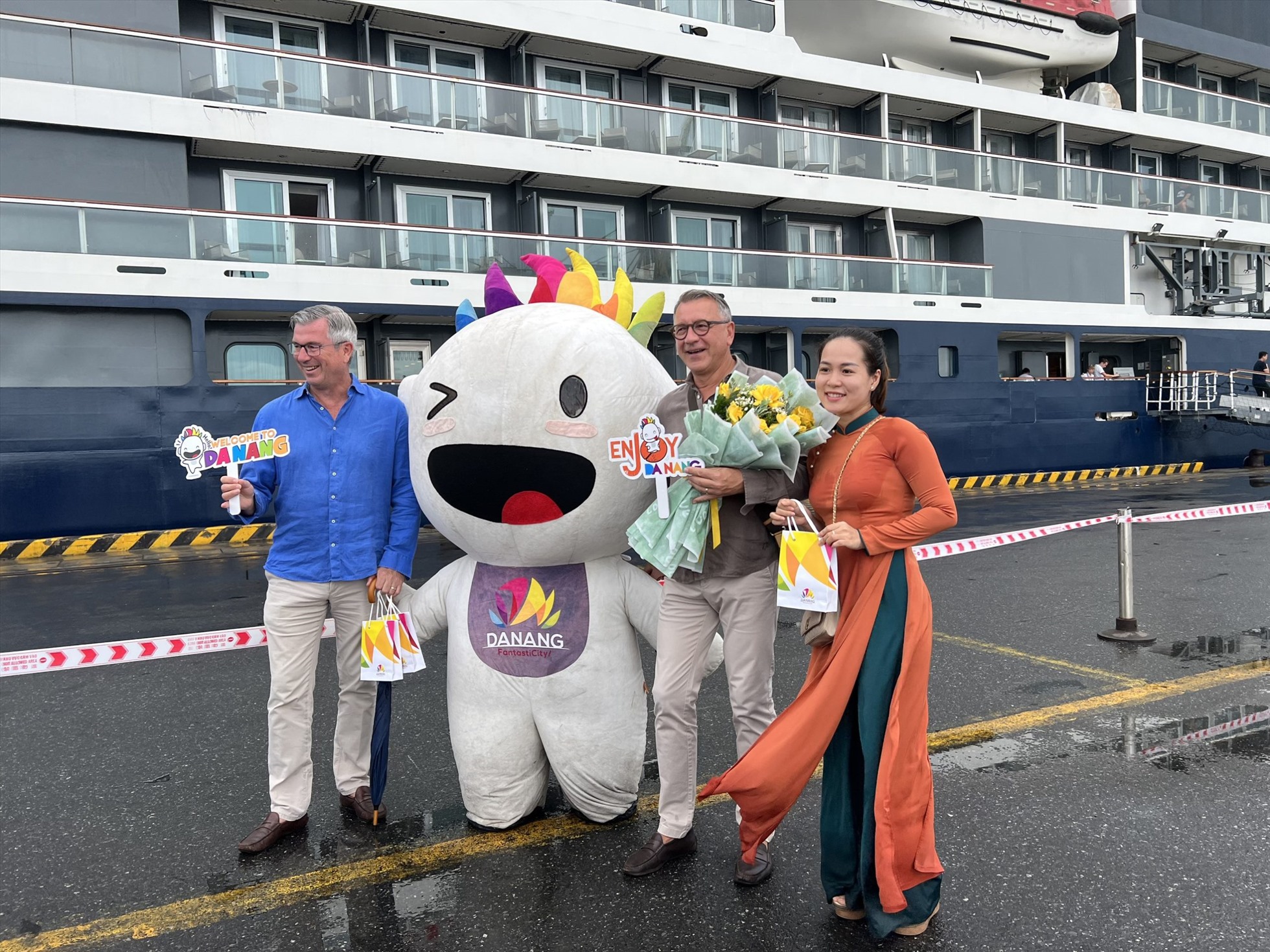 Đà Nẵng đón những đoàn khách tàu biển đầu tiên trở lại sau dịch bệnh. Ảnh: TT