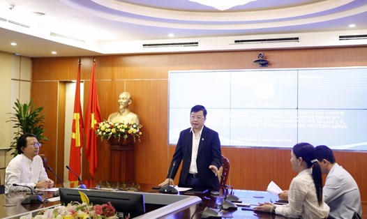 Thứ trưởng Bộ Thông tin và Truyền thông Nguyễn Thanh Lâm phát biểu tại buổi họp báo ngày 12.10.