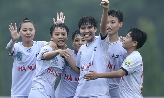Đội Hà Nội I (16 điểm) quyết tâm đánh bại Thái Nguyên T&T để bám đuổi đội TPHCM I (20 điểm) sau vòng 10 Giải nữ vô địch quốc gia - Cúp Thái Sơn Bắc 2022. Ảnh: VFF