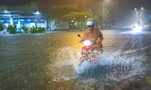 Cảnh báo nguy cơ tiếp tục ngập lụt do mưa lớn ở khu vực Trung Bộ.