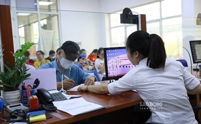 Mức lương cơ sở hiện nay là 1,49 triệu đồng/tháng. Ảnh: Trần Vương
