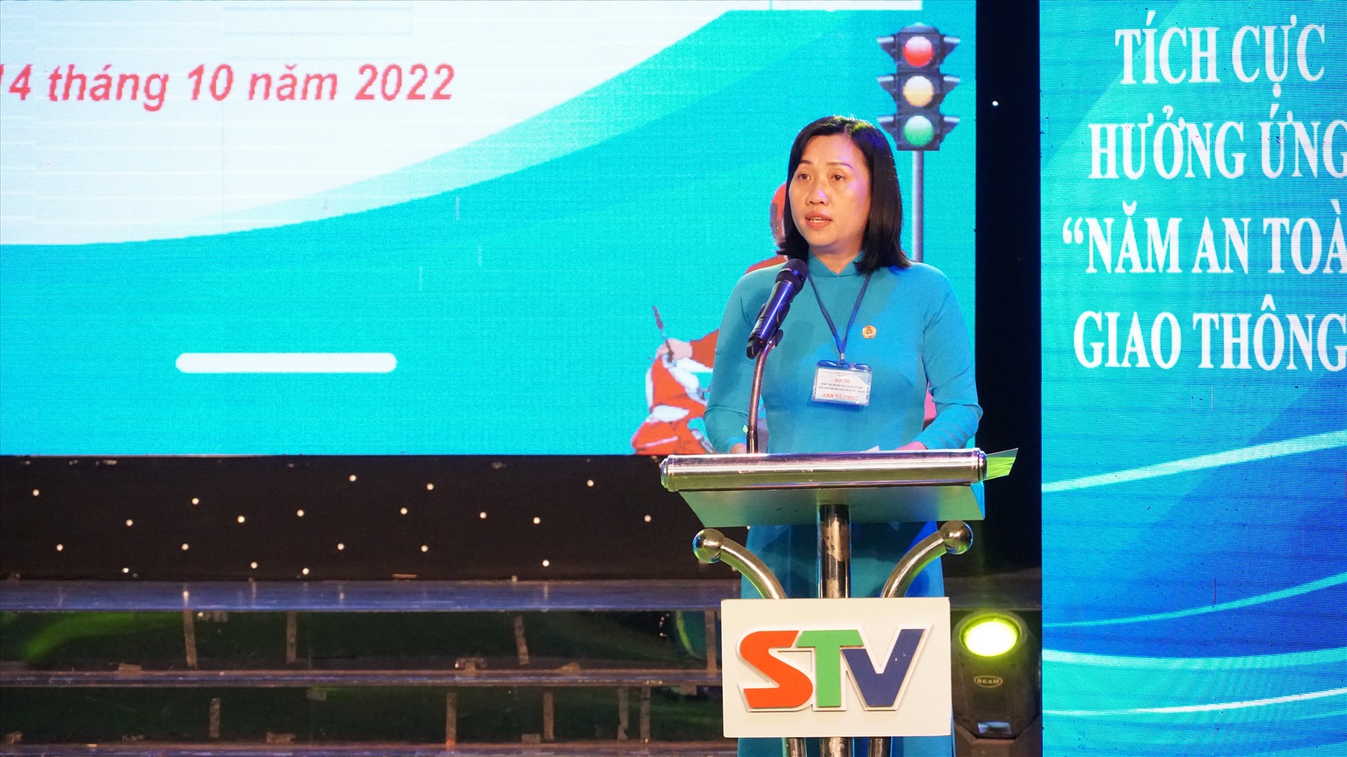 Phó Chủ tịch LĐLĐ tỉnh Sóc Trăng Trịnh Thị Bảo Khuyên phát biểu khai mạc Hội thi.