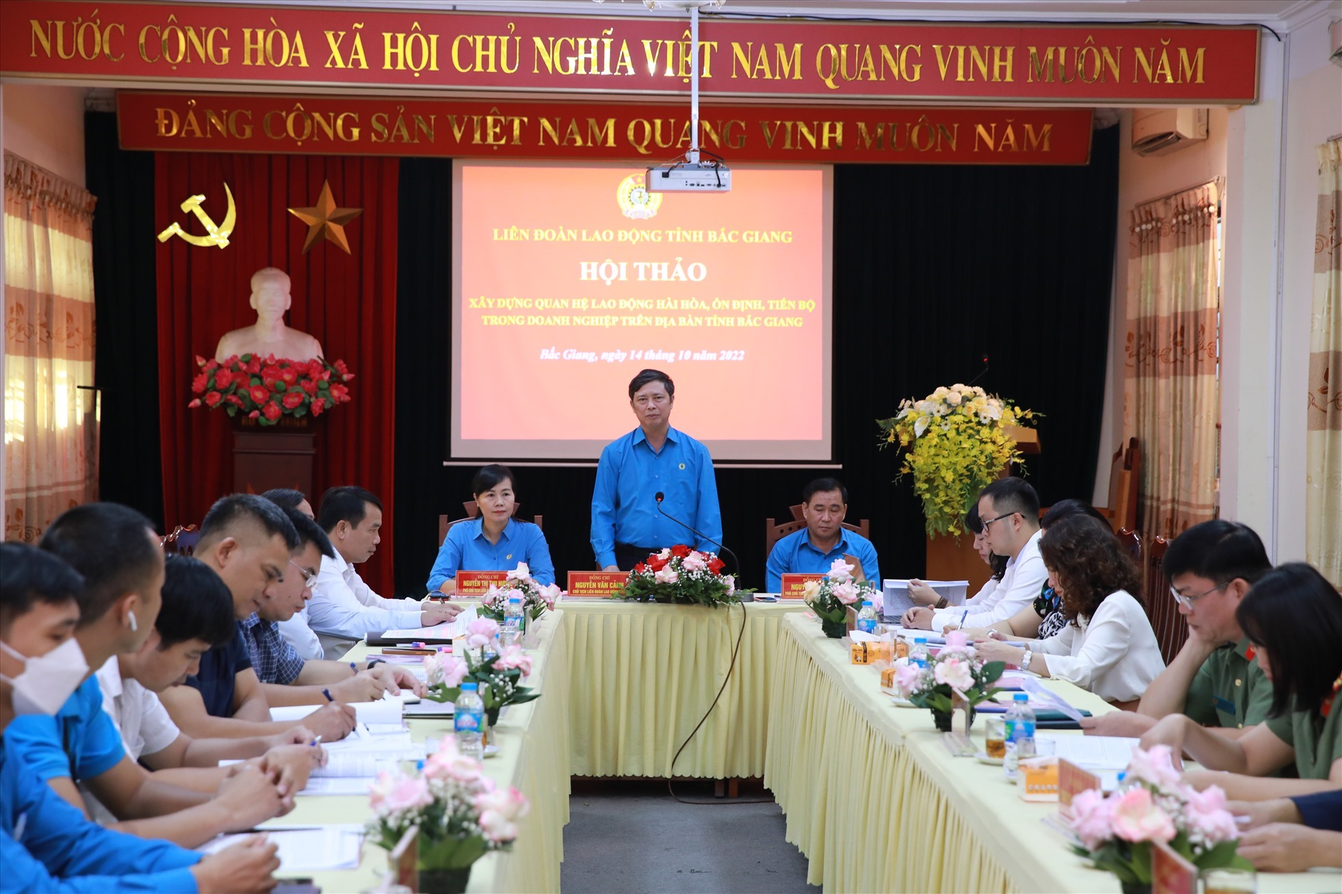 Ông Nguyễn Văn Cảnh - Chủ tịch Liên đoàn Lao động tỉnh Bắc Giang - phát biểu tại hội thảo. Ảnh: Bảo Hân