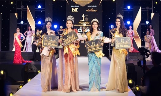 Các người đẹp đạt danh hiệu cao Hoa hậu Doanh nhân Việt Nam Quốc tế 2022. Ảnh: NSCC.