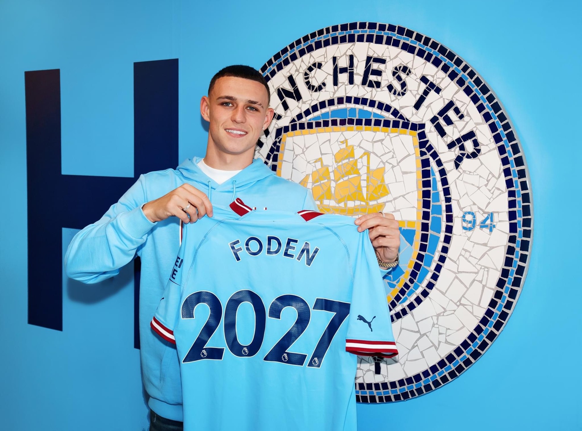 Man City “trói chân” thành công Foden