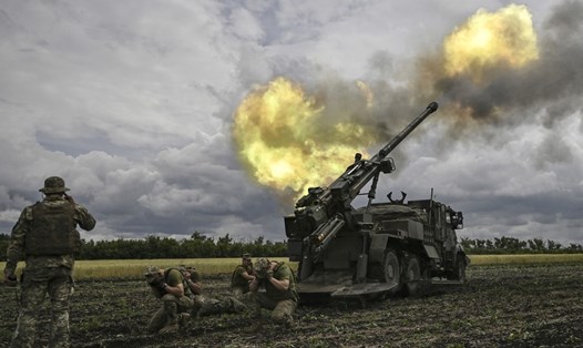 Quân đội Ukraina bắn pháo tự hành Caesar được Pháp cung cấp. Ảnh: AFP