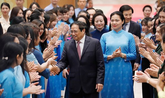 Thủ tướng Phạm Minh Chính đến dự hội nghị. Ảnh: Dương Giang