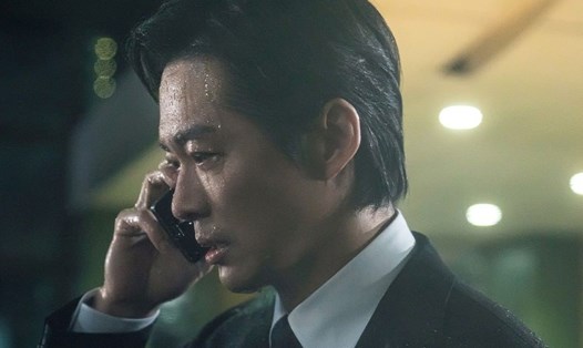 Tạo hình của Nam Goong Min trong bộ phim "Luật sư 1000 won". Ảnh: SBS