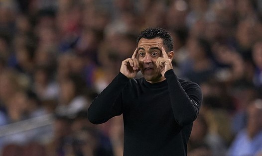 Xavi Hernandez phải lên nhiều kế hoạch cho Barcelona trước trận đấu với Real Madrid. Ảnh: UEFA