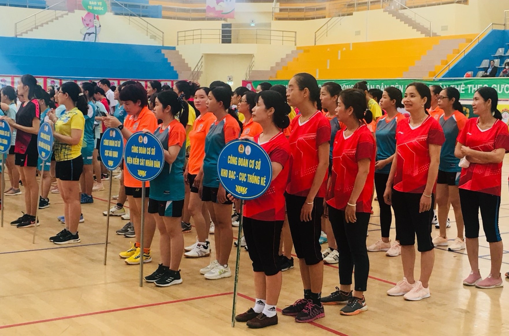 Vận động viên tham gia thi đấu.