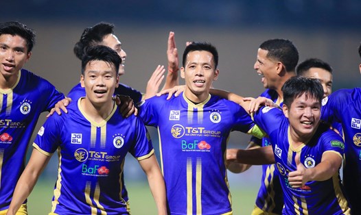 Hà Nội FC vững vàng ở ngôi đầu bảng V.League 2022 sau vòng 19. Ảnh: VPF