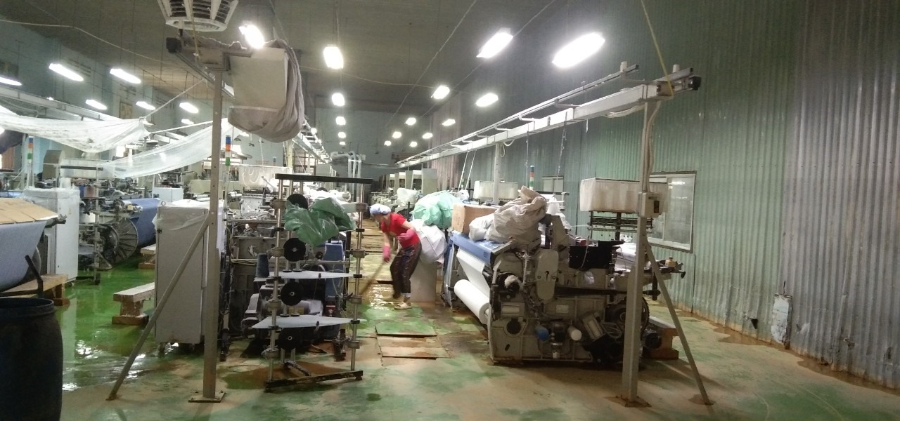 Nhiều doanh nghiệp trong các khu công nghiệp Đà Nẵng bị ngập lũ. Ảnh: Thành Trung