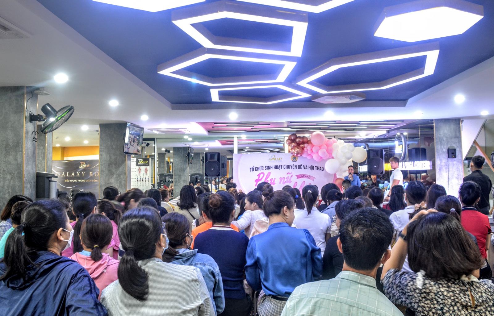 LĐLĐ quận Cẩm Lệ (Đà Nẵng) tổ chức sinh hoạt Chuyên đề và Hội thao “Phụ nữ vui khỏe”. Ảnh: T.M